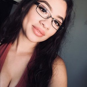 Meet your Posher, Isa